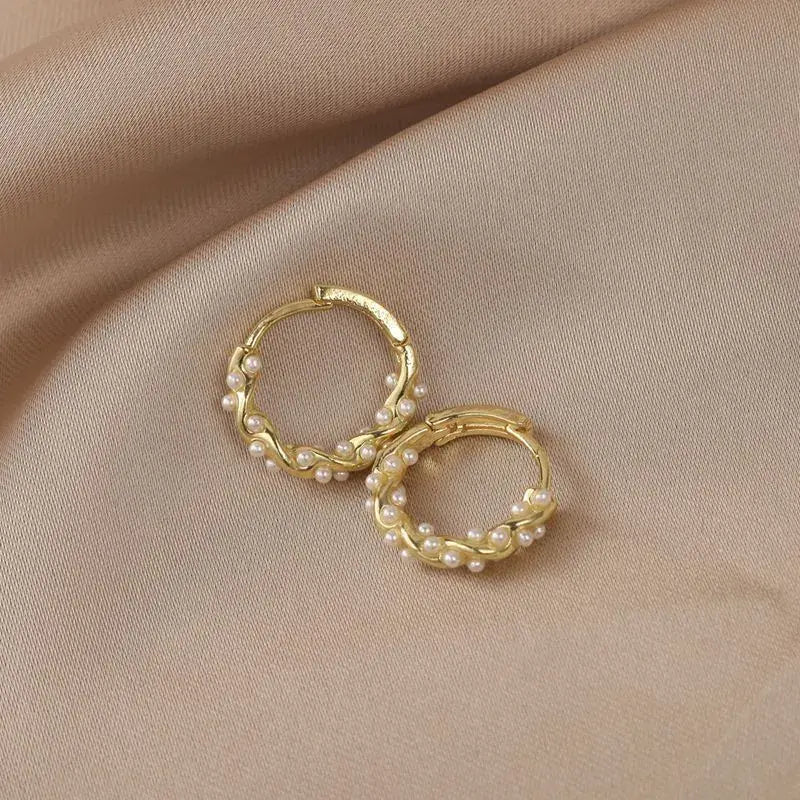 Chic Round Pearl Earrings