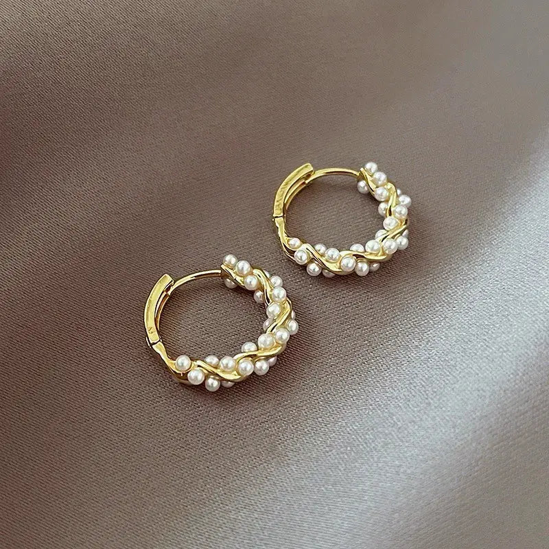 Chic Round Pearl Earrings