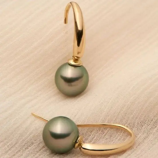 Chic Oliveira Pearl Earrings