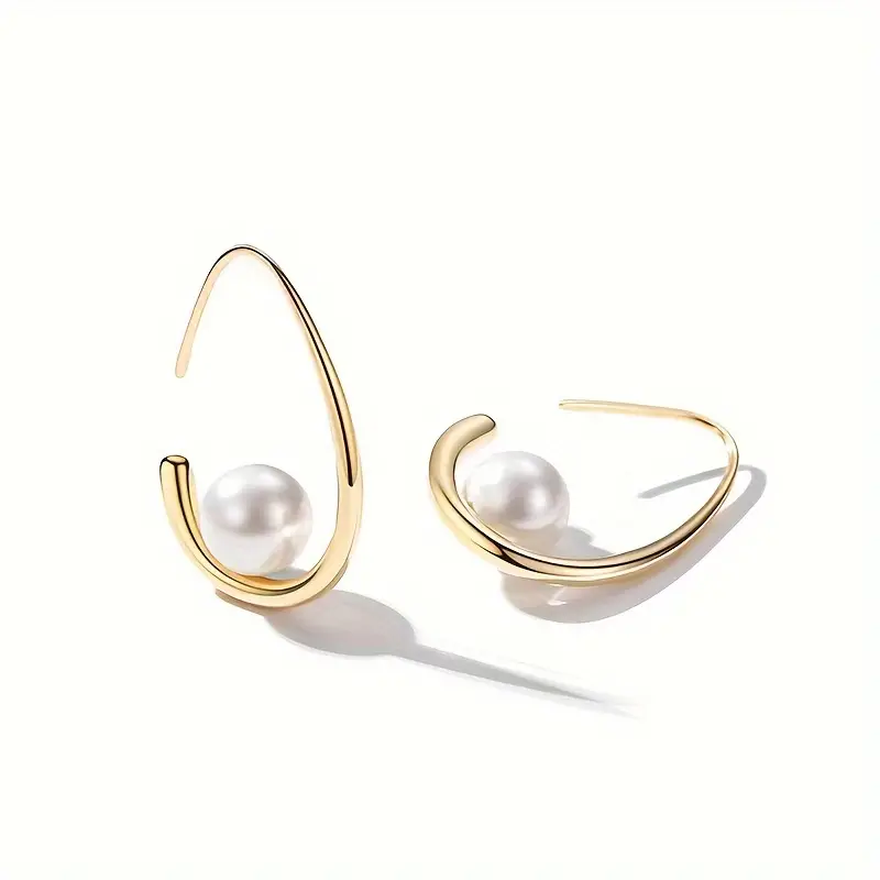 Chic Pearl & Gold Earrings