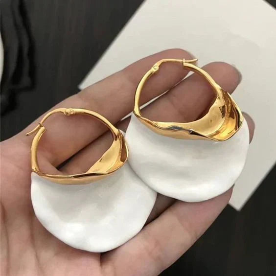 Chic Vintage White & Gold Earrings