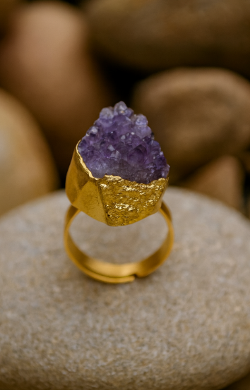 Lara Amethyst Ring" can be rewritten as "Lara Amethyst Gemstone Ring.