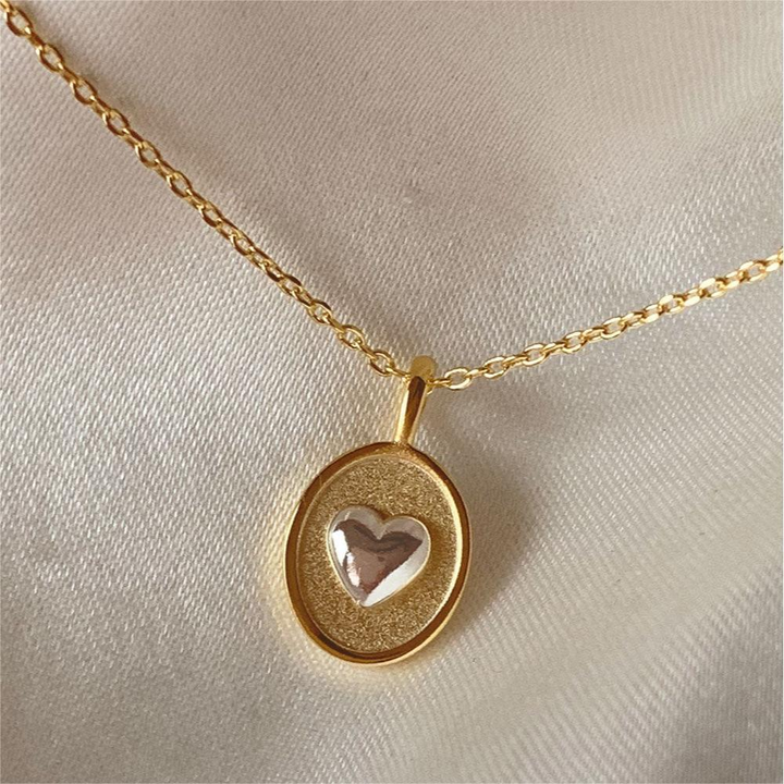 Retro Heart Choker