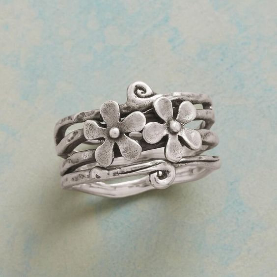 Silver Vintage Flower Ring