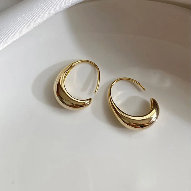 Vintage Gold Crescent Moon Earrings