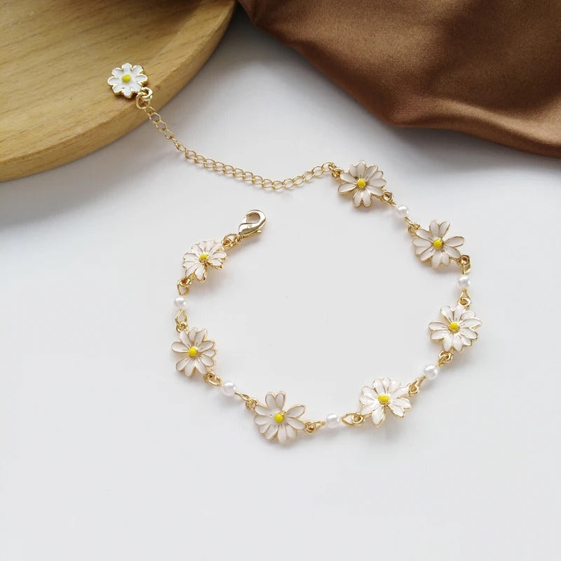 Vintage Pearl Bracelet with Gold and White Floral Accents