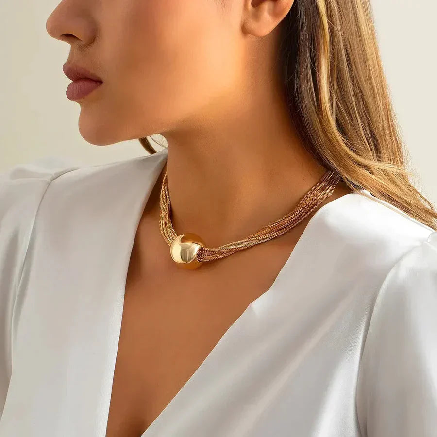 Chic Gold Necklace