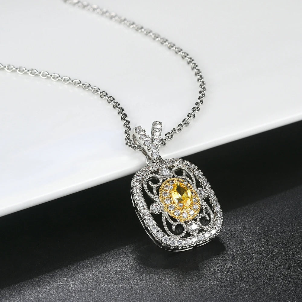 Vintage-Inspired Collar with Yellow Gemstones and Silver Crystals