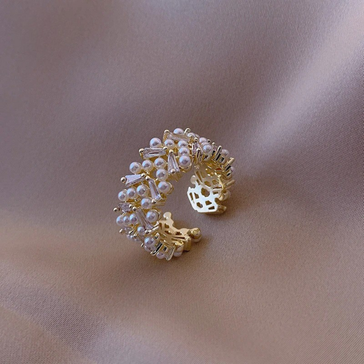 Adjustable Vintage Pearl and Gold Crystal Ring