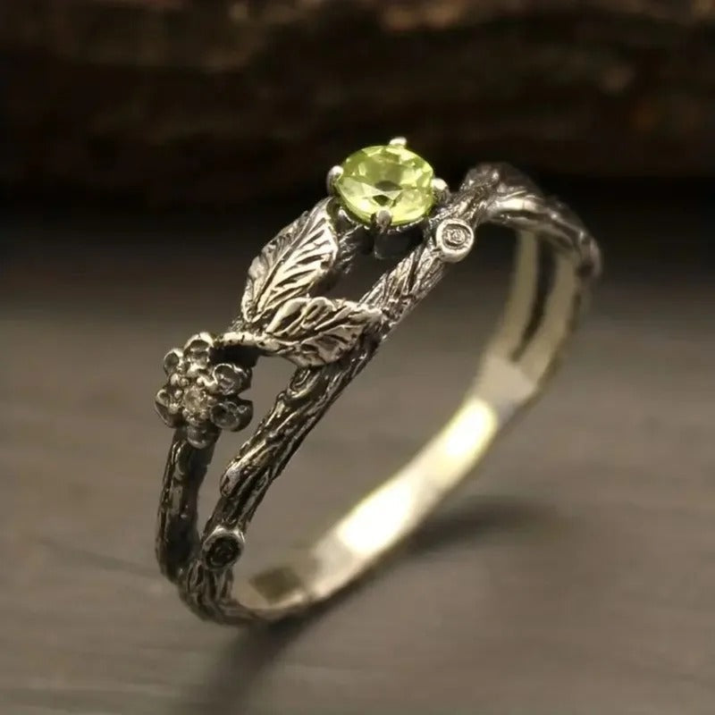 Vintage Silver Ring with Green Leaf Stone